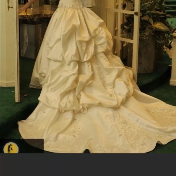 Eve of Milady wedding dress - Picture 5 of 6